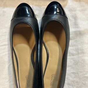 Michael Kors Sabrina Ballet Flat Black Chain Heel Size 9.5M (fit smaller)